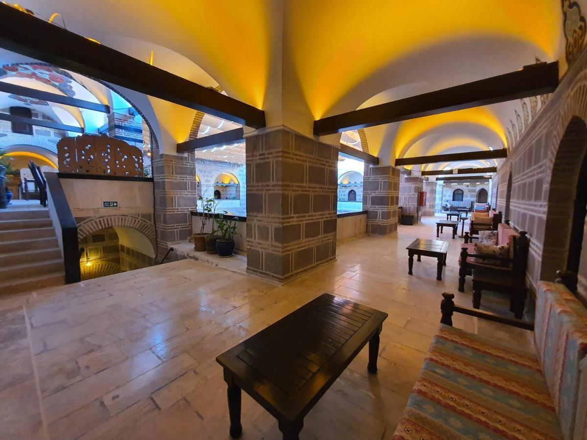 Cesme Kanuni Kervansaray Historical Hotel Экстерьер фото