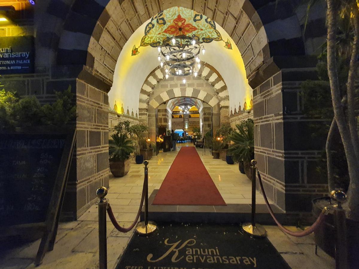 Cesme Kanuni Kervansaray Historical Hotel Экстерьер фото