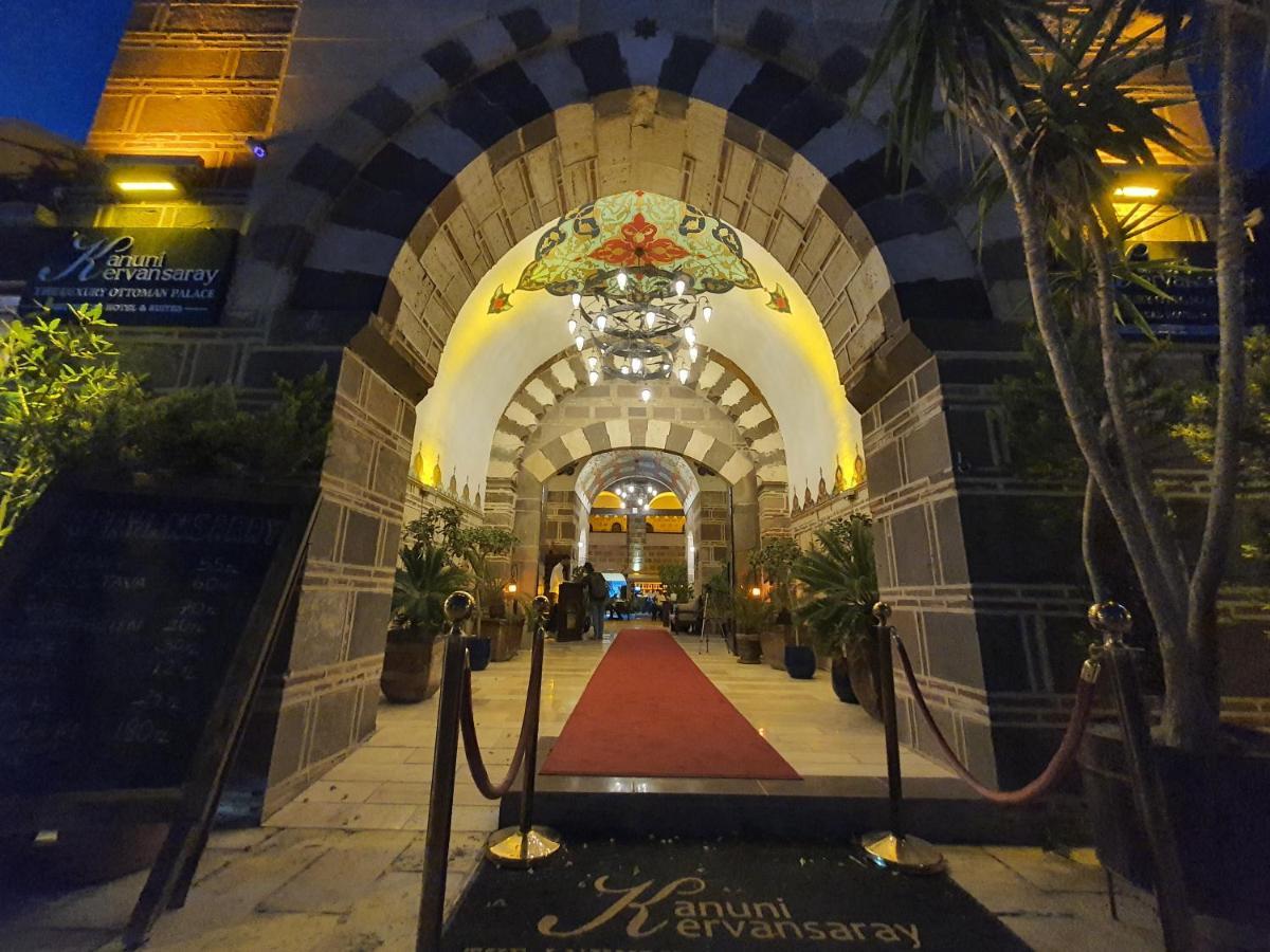 Cesme Kanuni Kervansaray Historical Hotel Экстерьер фото