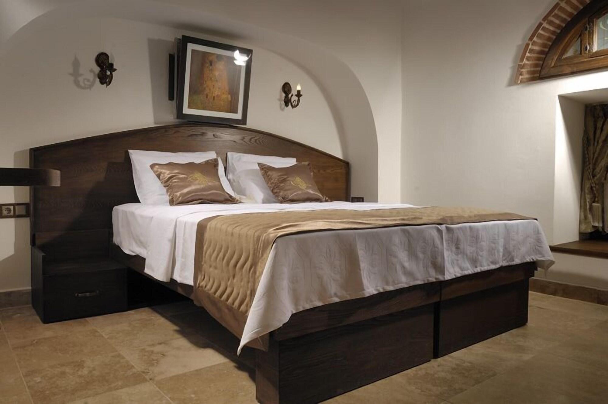 Cesme Kanuni Kervansaray Historical Hotel Экстерьер фото
