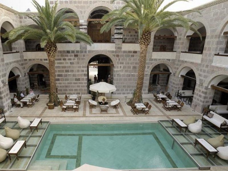 Cesme Kanuni Kervansaray Historical Hotel Экстерьер фото