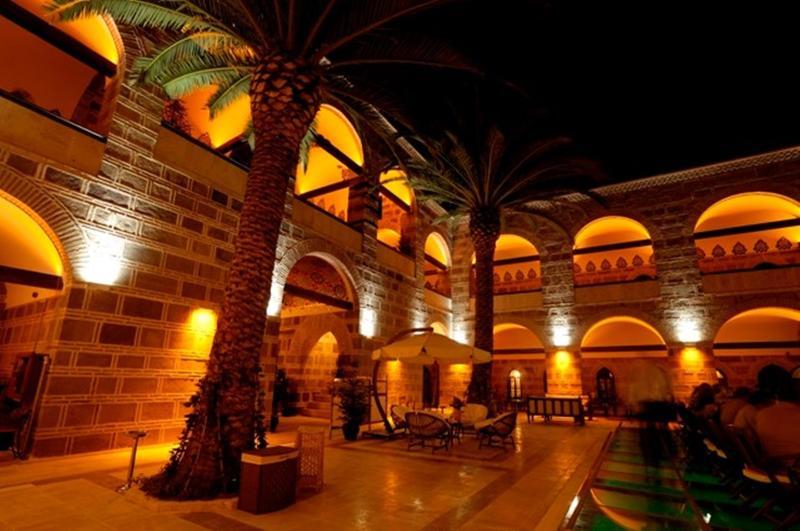 Cesme Kanuni Kervansaray Historical Hotel Экстерьер фото